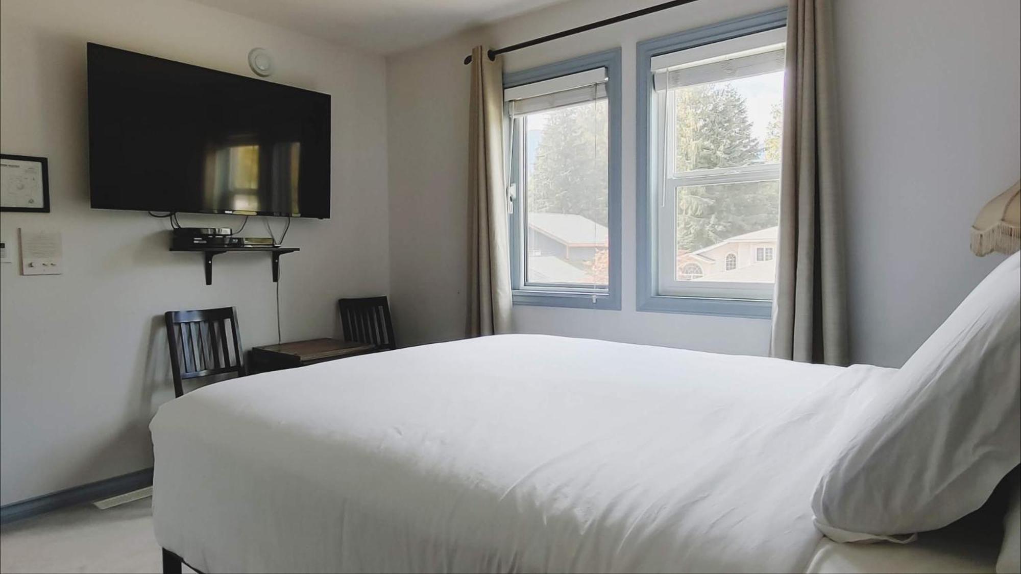 Cornerstone Bed And Breakfast Revelstoke Eksteriør bilde