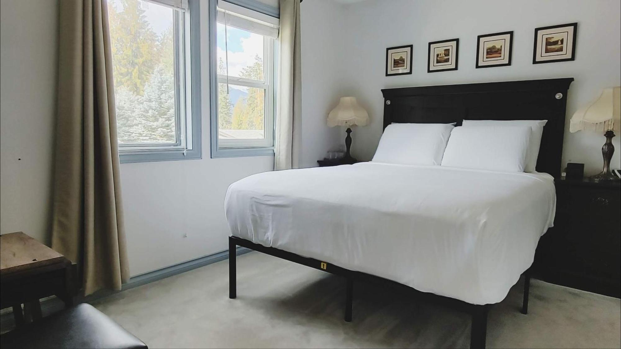 Cornerstone Bed And Breakfast Revelstoke Eksteriør bilde
